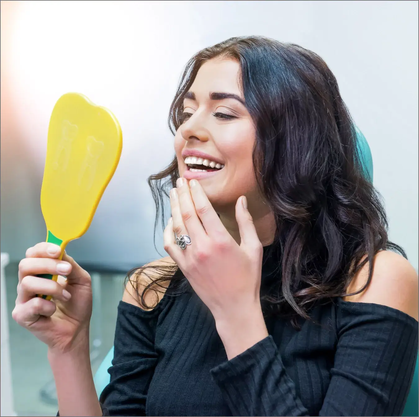 Patient wearing Invisalign aligners - Yayla Dental Akademi Istanbul